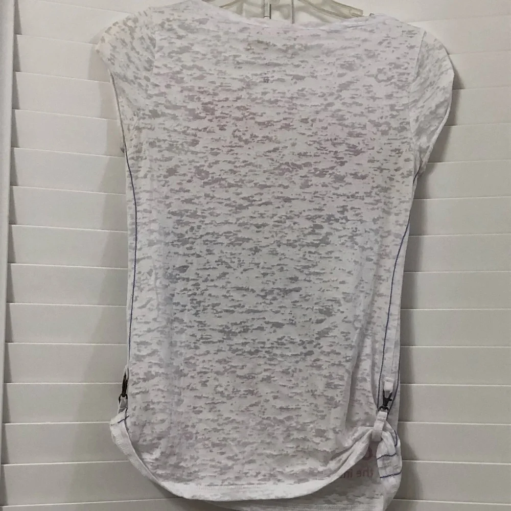 089 - DKNY T-Shirt Women’s XS - Picture 4 of 12
